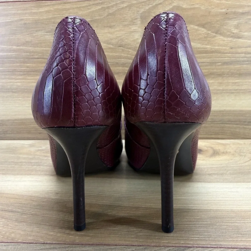 Tory Burch Red Snake Embossed Pumps 6.5 M Round‎ Toe Dressy Office Modern Heels
